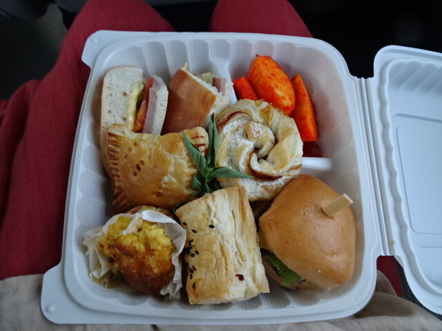 パンばかりのお弁当