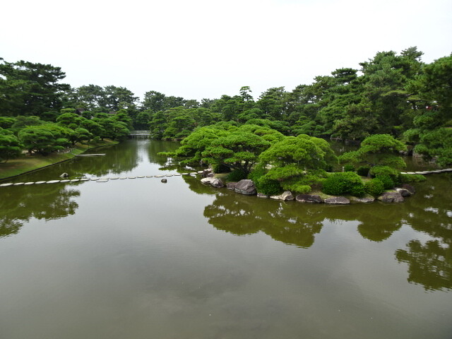 池泉回遊式大名庭園