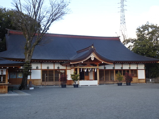 国府宮神社、社殿