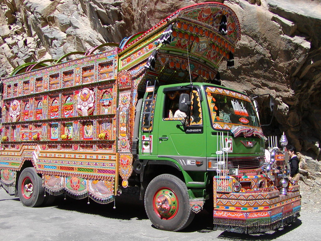 パキスタンのデコトラ 好きなもの 猫と旅と