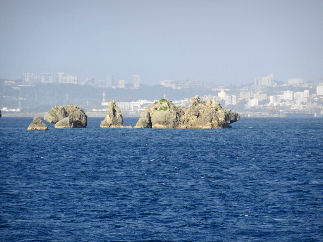 沖縄本島と奇岩