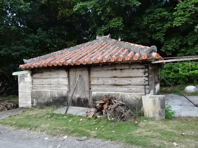イラブ燻製小屋