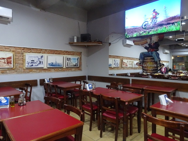 街のレストラン