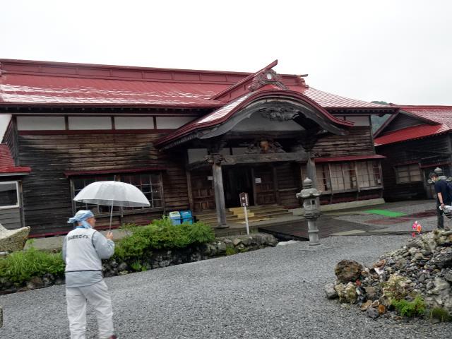本堂とガイドさん