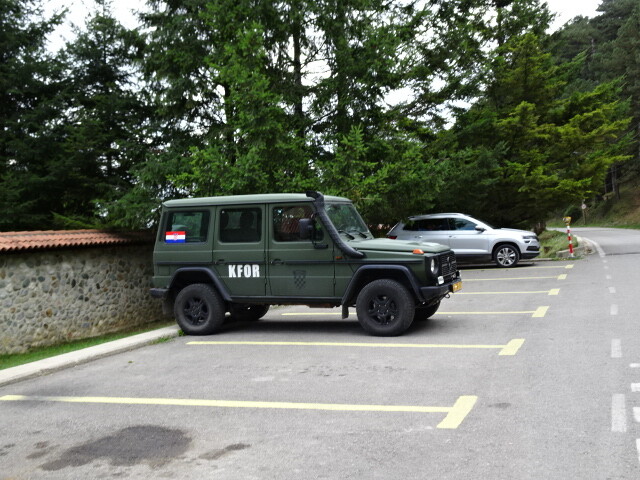 コソボ治安部隊の車