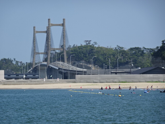 津波は橋を越えた