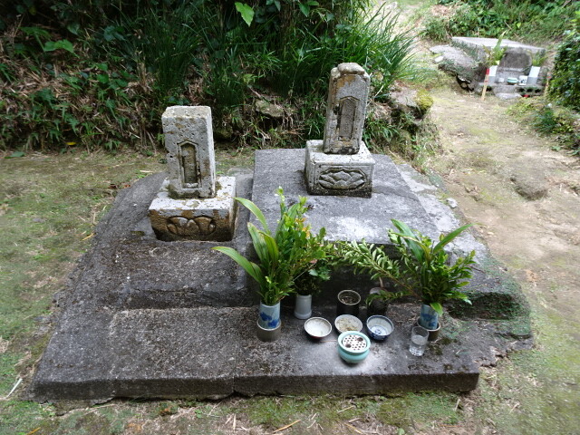 お墓