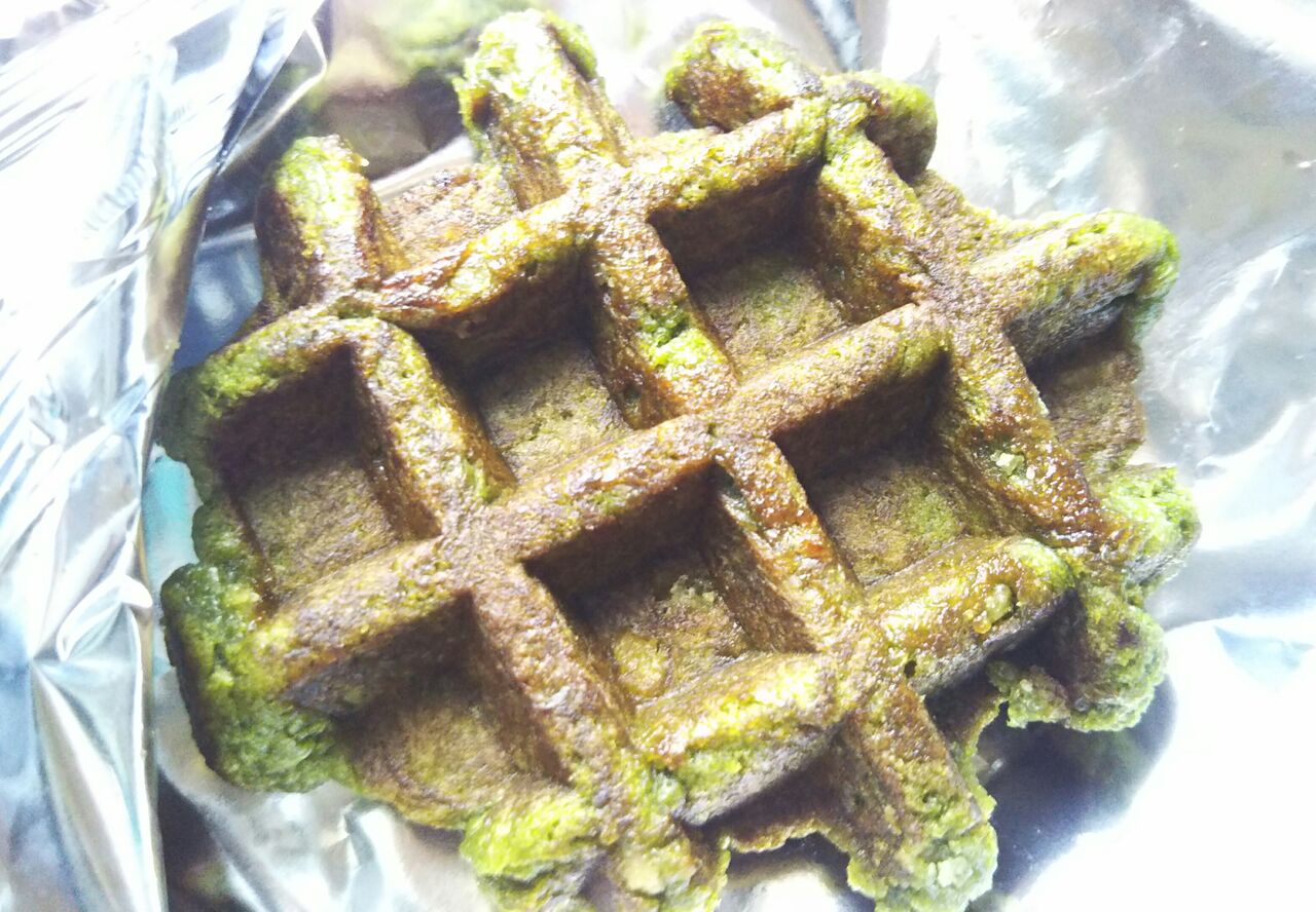 お抹茶おやつ ファミマ 京都府産宇治抹茶のワッフル こんなことありました という日記 きょろんの猛烈ちゃんぽん記