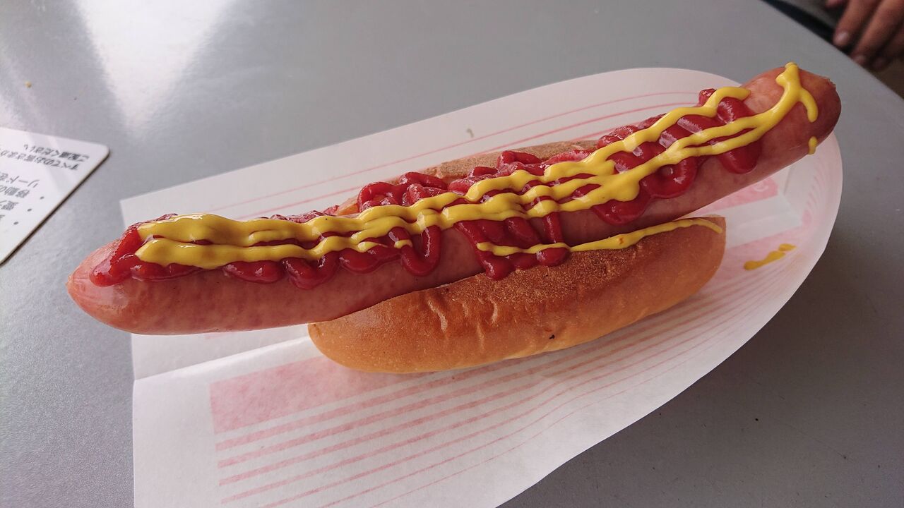 足柄saで大きなドック頂きました ぶた牧場 京都民の食べるの大好き 足柄saで大きなドック頂きました ぶた牧場 京都民の食べるの大好き
