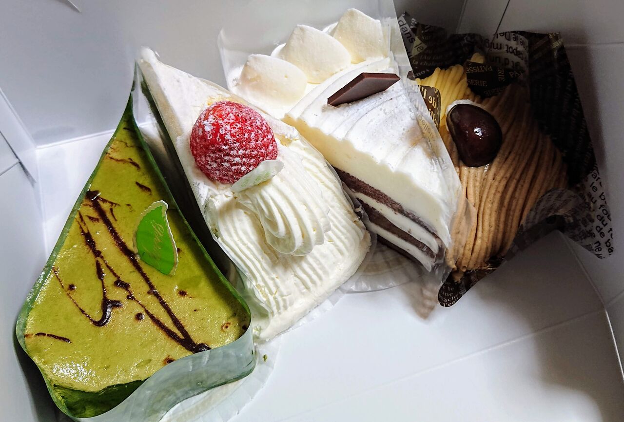 夜ケーキ 不二家 洛陽高校前店 京都民の食べるの大好き 夜ケーキ 不二家 洛陽高校前店 京都民の食べるの大好き