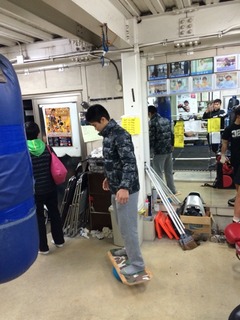 2016-12-09-00-15-43