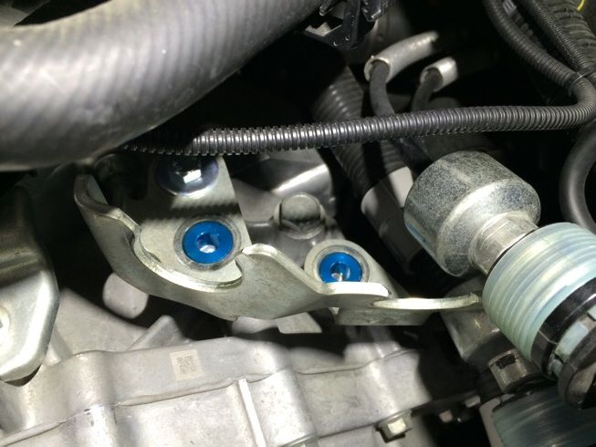 32スイフト エンジンマウント交換 スーパーオートバックス京都ｗｏｏｗワンダーシティーの ｌｅｔ ｓ チューニング