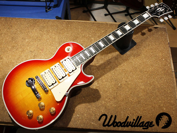 ハードロックバンド Kiss のギタリスト エース フレーリー 武道館 レスポールカスタム 滋賀 京都の中古楽器 買取 専門店