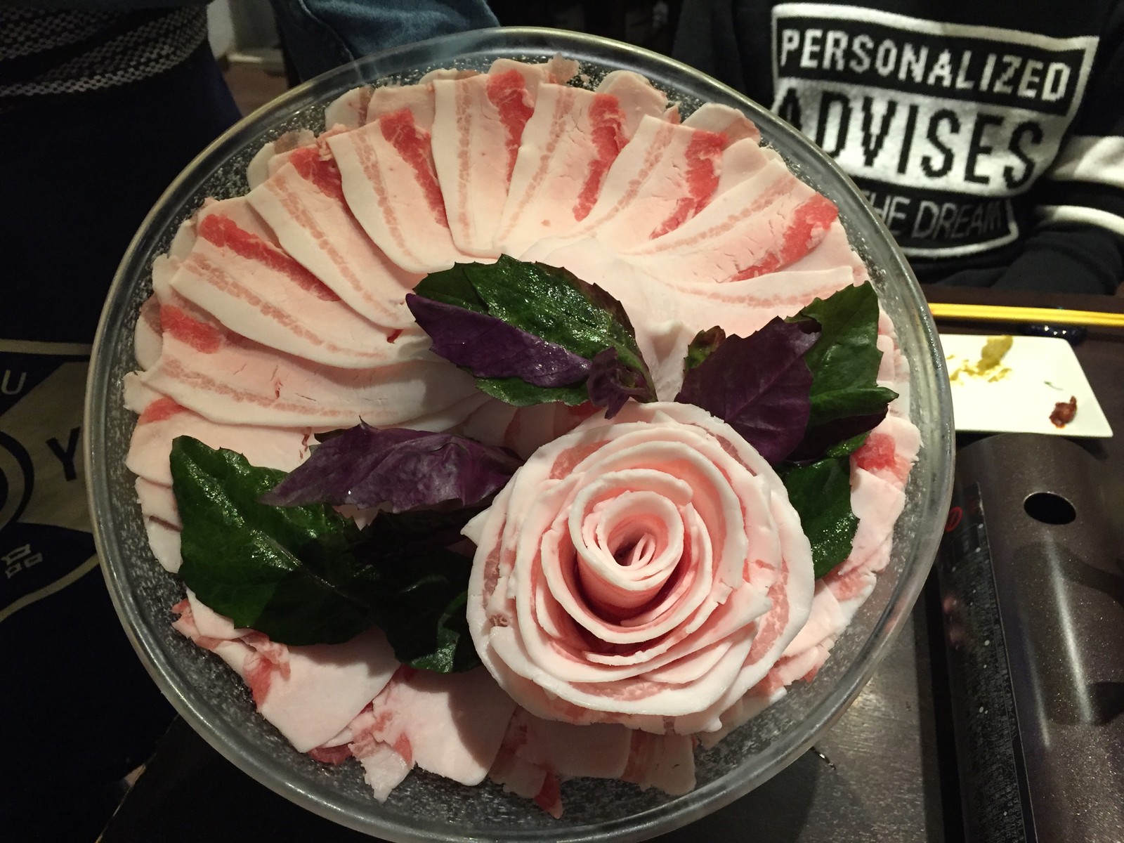 夏休みの沖縄旅行 夜の食事は まつもと で 有名人が通う店 アグー豚しゃぶしゃぶがおすすめ 評論家横山萬福 夏休みの沖縄旅行 夜の食事は まつもと で 有名人が通う店 アグー豚しゃぶしゃぶがおすすめ 評論家横山萬福