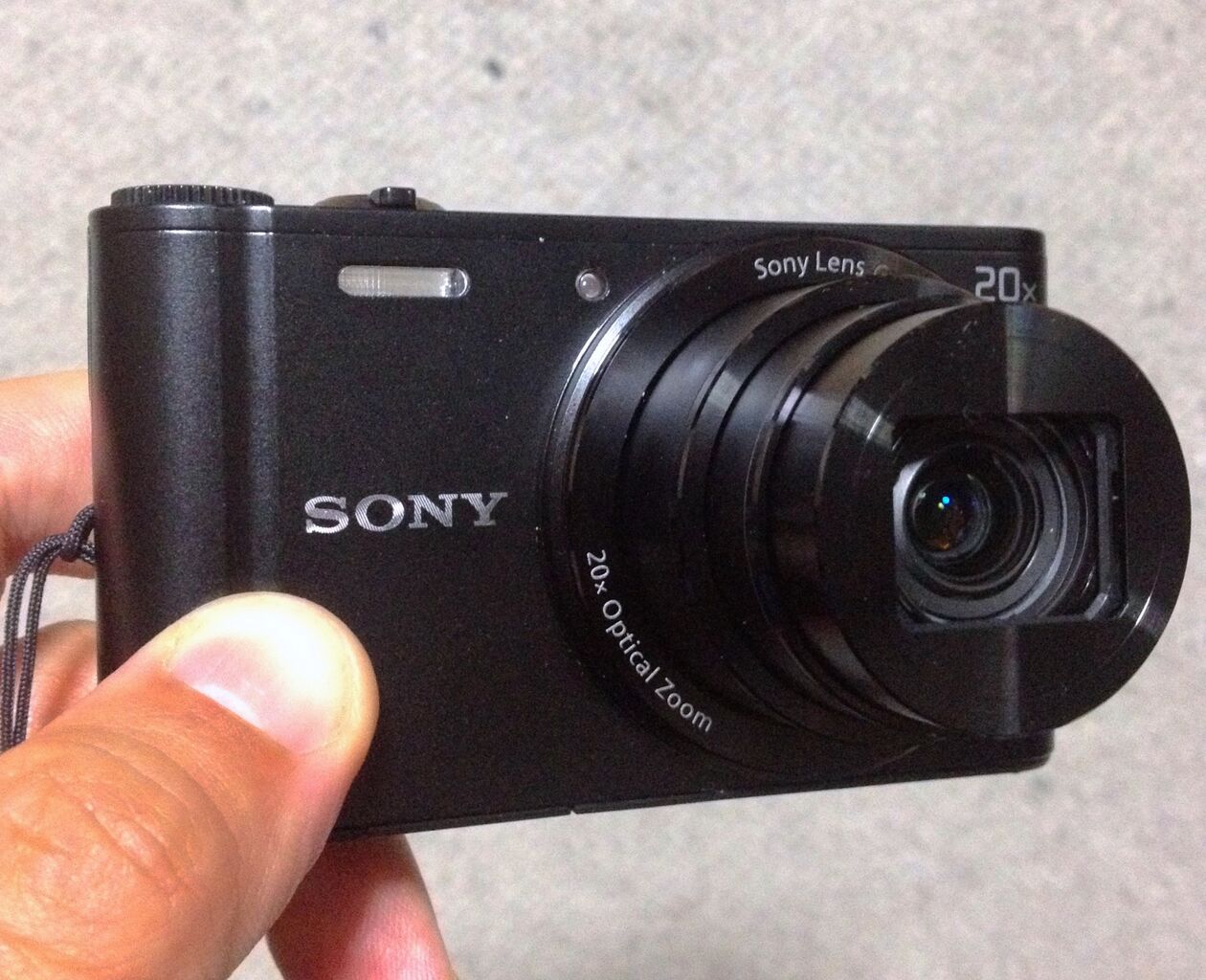 Sony DSC WX300：手で持ったところ - 1