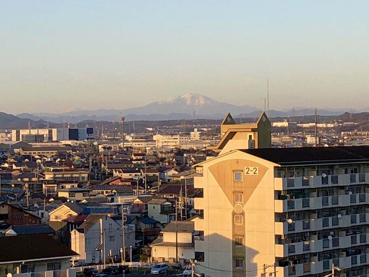 県営岩崎住宅(岩崎団地)から見えた、雪を戴く御嶽山 - 6