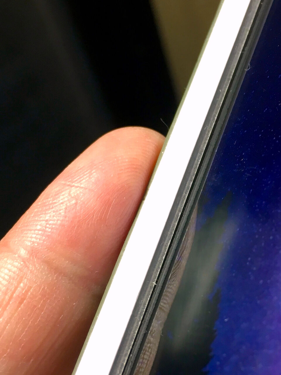 LifeProof nuud for iPhone5c：ディスプレイ周辺のケースとの段差 - 4
