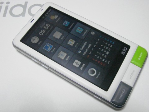 au iida「INFOBAR A01」を触ってみたが・・・