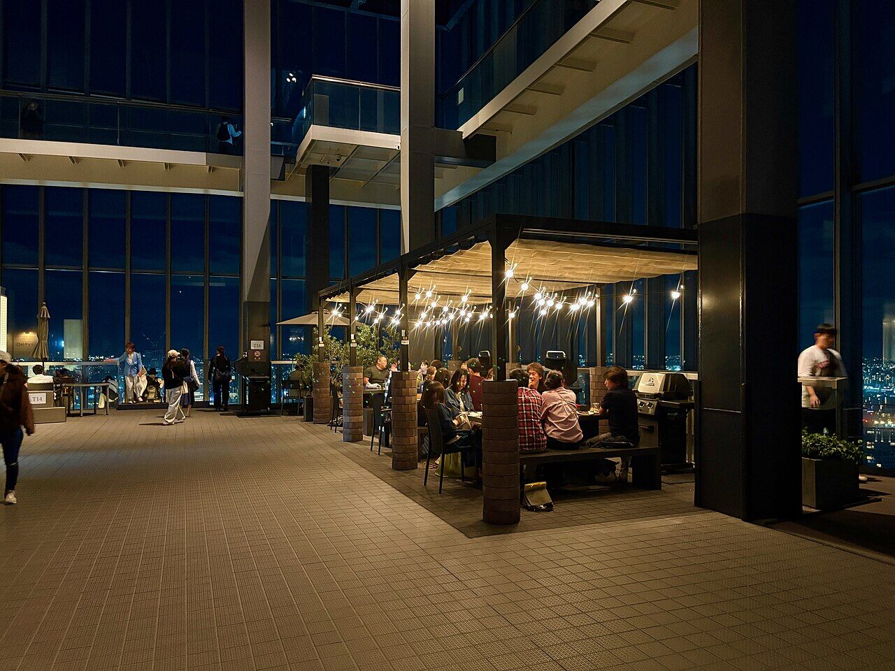 ミッドランドスクエアの展望階「スカイプロムナード」にあるイタリアンBBQレストラン「カルヴィーノ」。