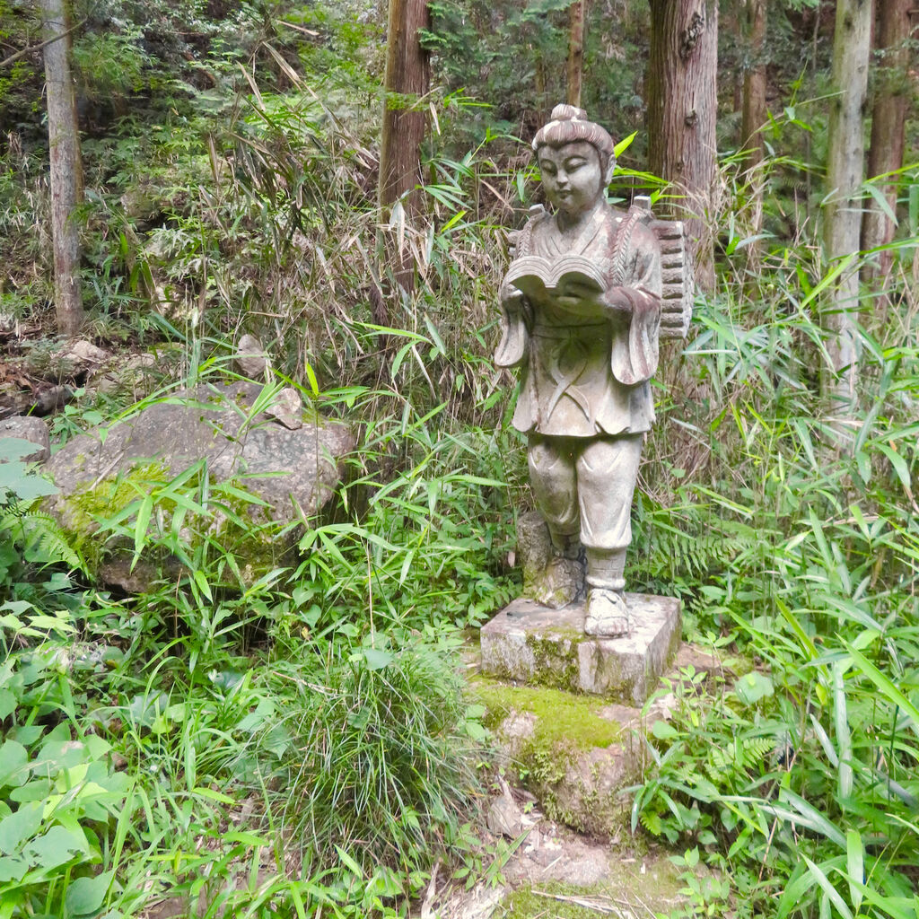 道樹山の金次郎像