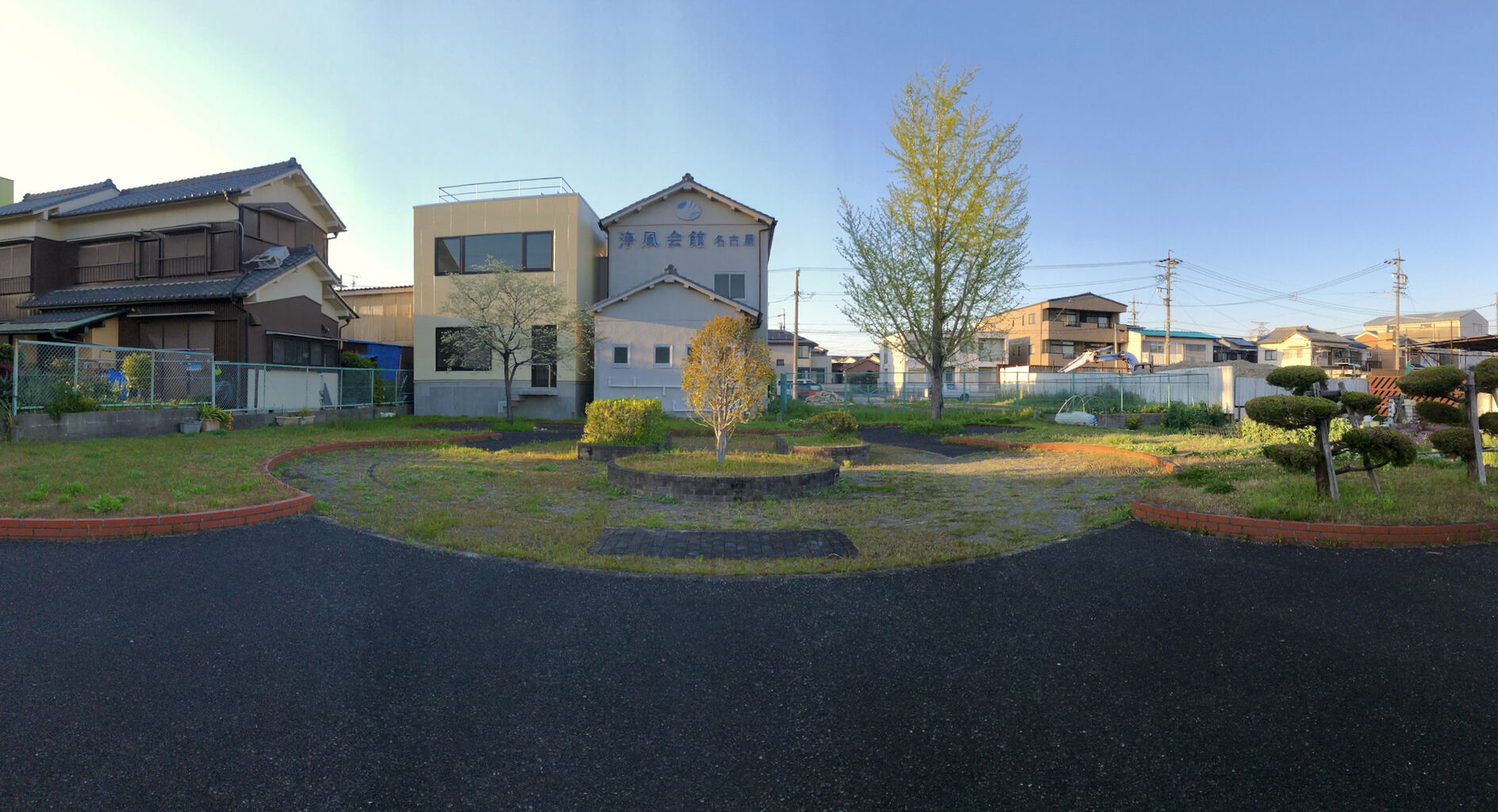 上空から見るとミッキーマウスに見える、春日井市花長町の公園 - 2:パノラマ