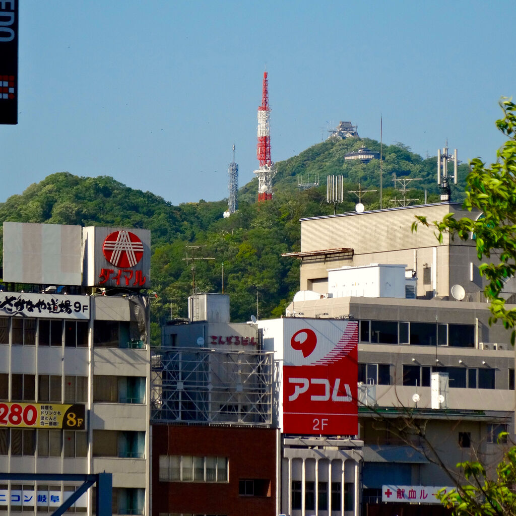 JR岐阜駅から見えた岐阜城 - 1