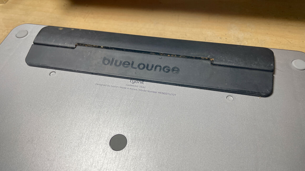 Bluelounge キックフリップをTyonit Harmony Trayに取り付けたところ