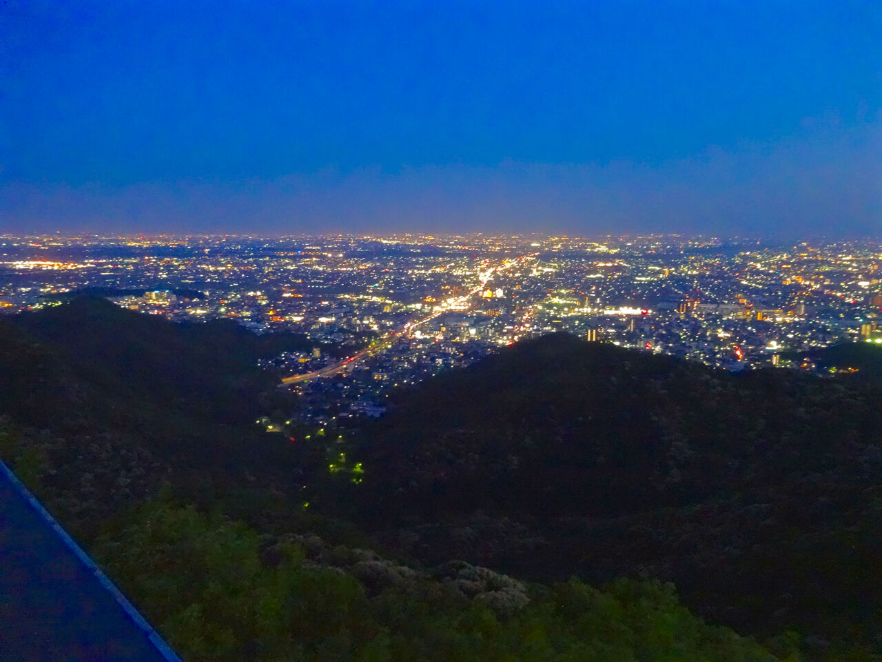 岐阜公園：展望レストランの展望台から見た夜景 - 20