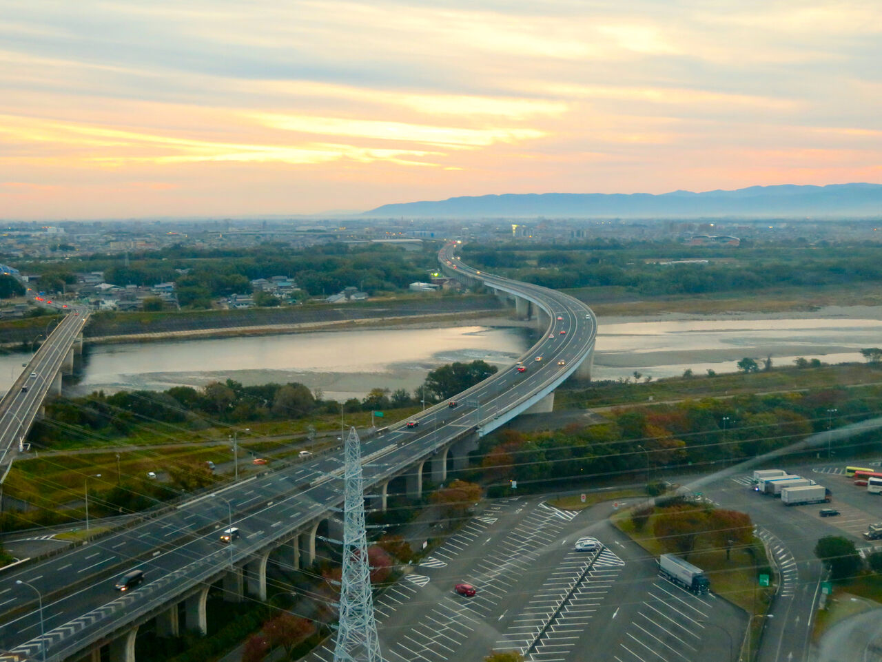 オアシスホイールから見た景色：東海北陸自動車道 No - 7