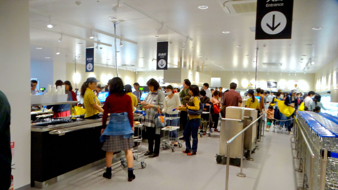 オープン1ヶ月後でも大勢の人で賑わう「IKEA長久手」 - 78:2階にあるカフェ