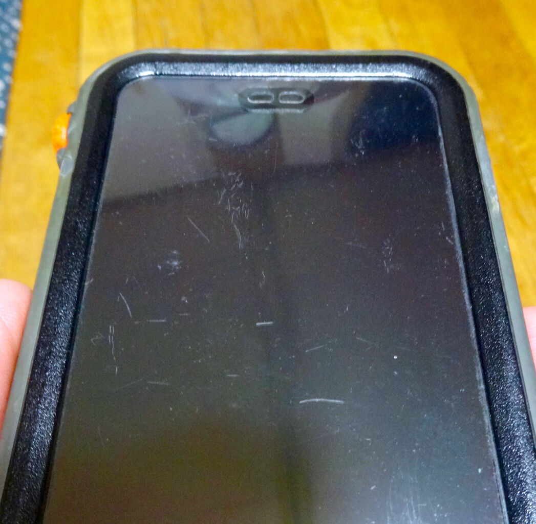 約1年半使った「Catalyst Case for iPhone 6s」 - 4