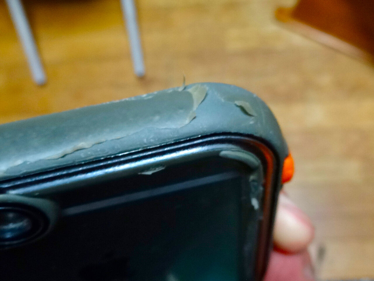 約1年半使った「Catalyst Case for iPhone 6s」 - 12