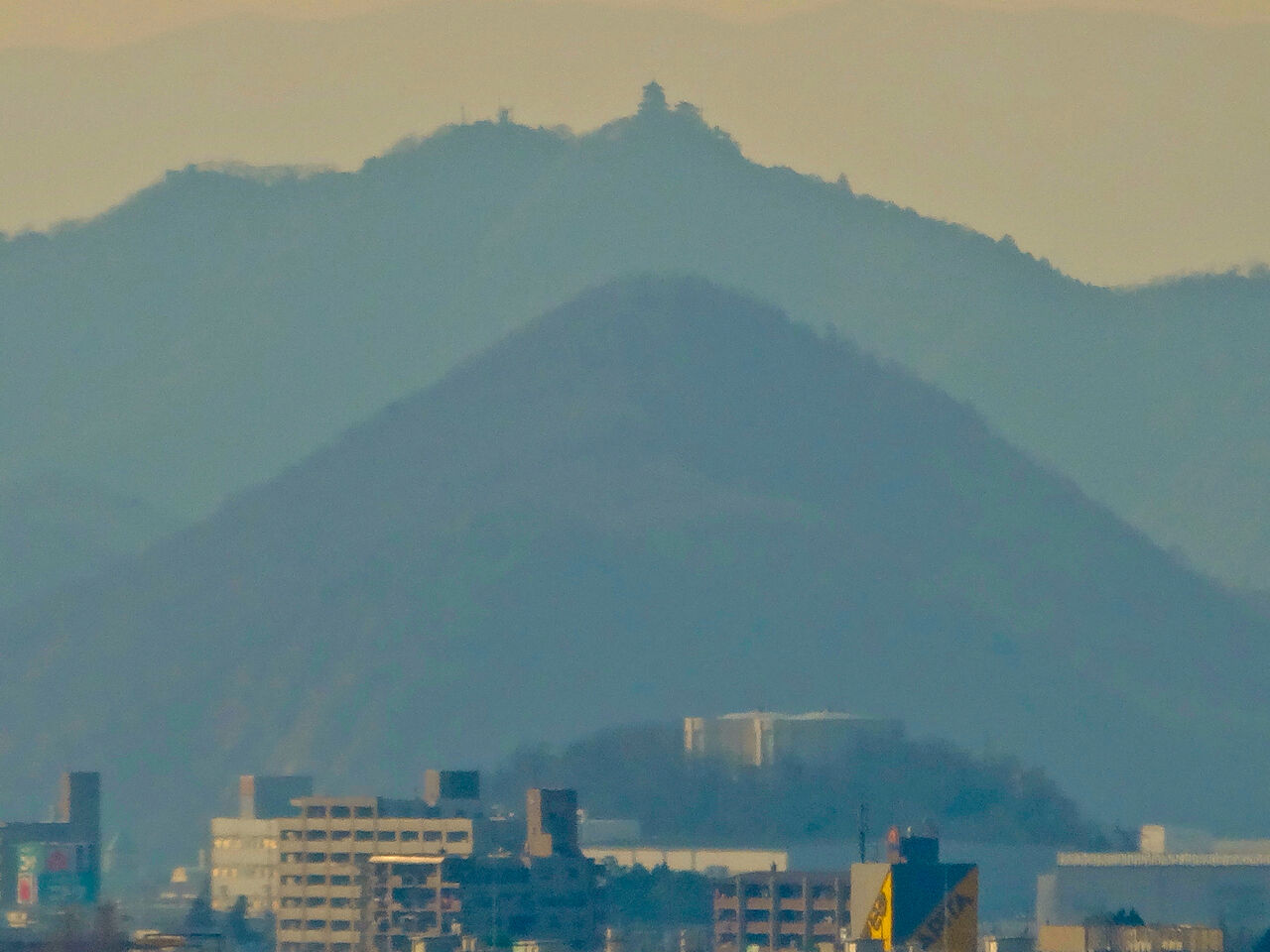 犬山城から見た金華山と岐阜城 - 11