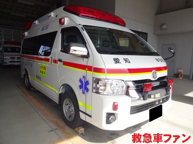 黄色の反射材ラインで視認性ｕｐ 幸田町に初配備の４型ハイメディック 救急車ファンのブログ