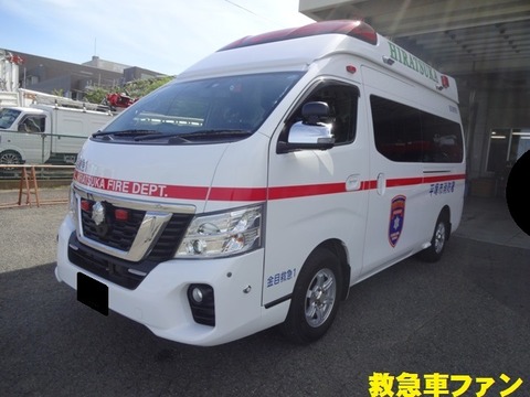 たつや様 リクエスト3点 ベンツ、救急車、ブルドーザ たつや様 リクエスト3点 ベンツ、救急車、ブルドーザ