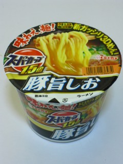 61スーパーカップ1.5倍 豚旨しお