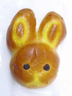 うさぎさんの顔のパン