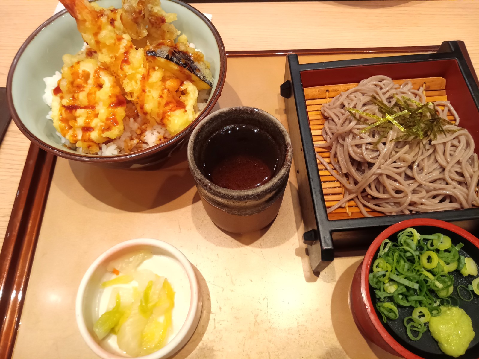 季節の天丼定食