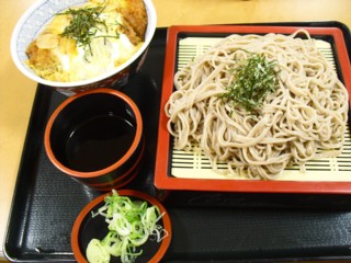 ざるそばとカツ丼のセット