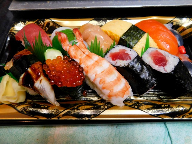 �������