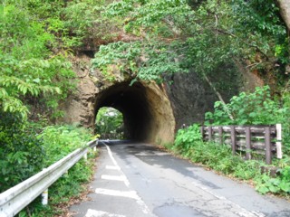 トンネル