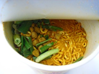22名古屋流 台湾ラーメン 中身