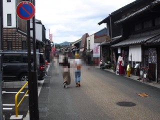 本町交差点で北へ右折。