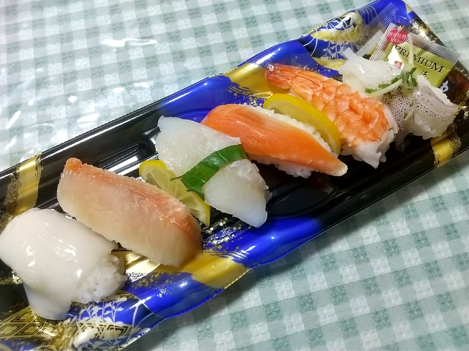 Áô±ö¤È¥ì¥â¥ó¤Ç¿©¤Ù¤ë³¤Á¯¤Ë¤®¤ê