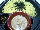 ざるらぁ麺(ピリ辛ごまだれ)ファミリーマート