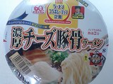 濃厚チーズ豚骨ラーメン(エースコック製)