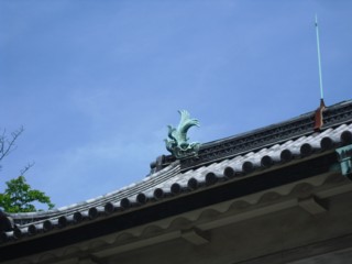 正門屋根にも鯱鉾