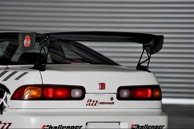【旧車 人気 車】「ドライブ好き必見！インテグラDC2 TypeRが魅せる走りの醍醐味とは？」 世界のホンダの技術の集大成を体感せよ！