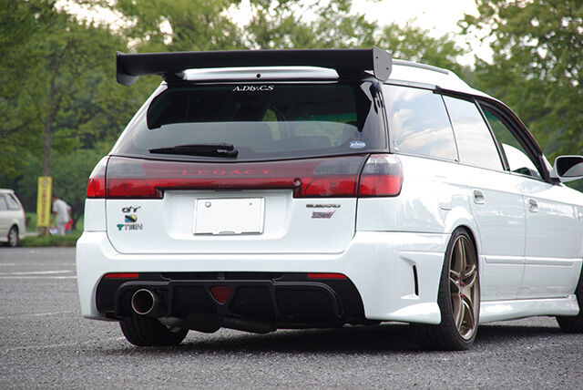 【旧車 人気 車】スバルレガシィBH/BE 3代目の魅力に迫る！デザインやドライブフィールなど徹底解説！ フラッグシップカーの底力を感じる！