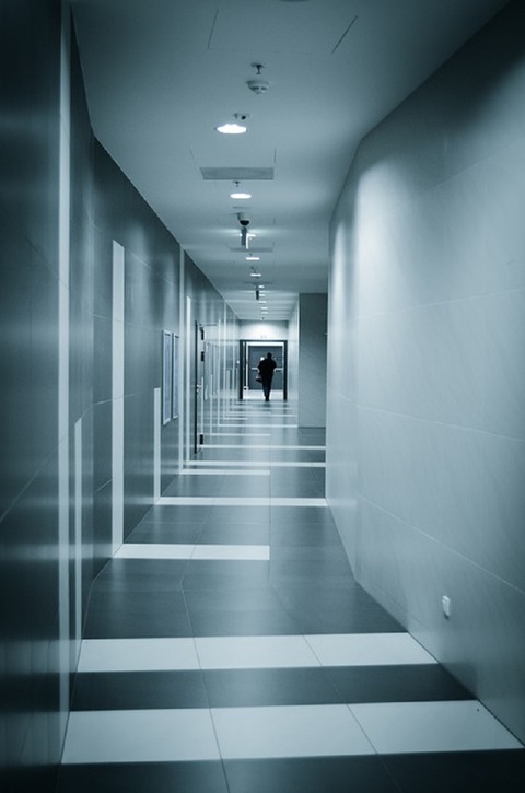 corridor-265290_960_720